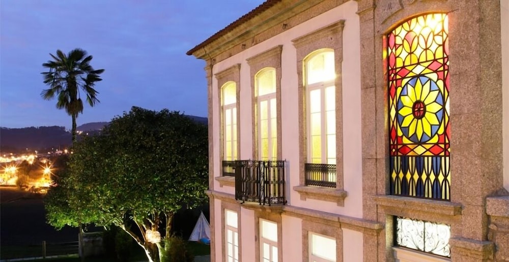 SOLAR EGAS MONIZ CHARMING HOUSE AND LOCAL EXPERIENCE 1/50