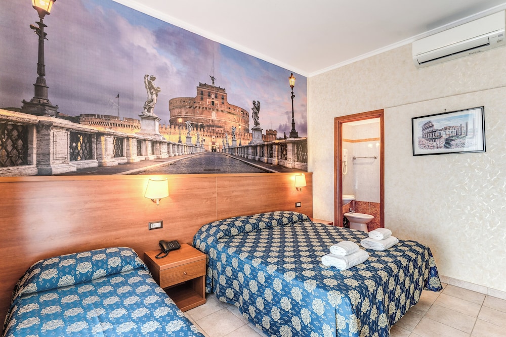 ROOM, TRIPLE