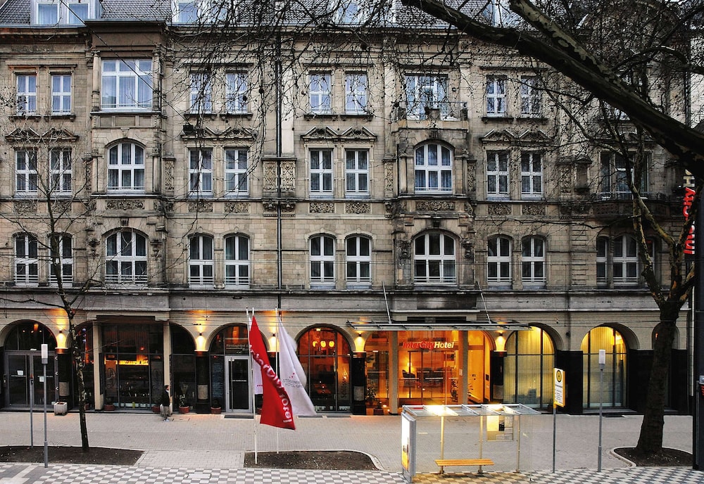 TRIBE Dusseldorf 6/59