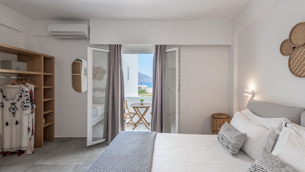 studio, sea view