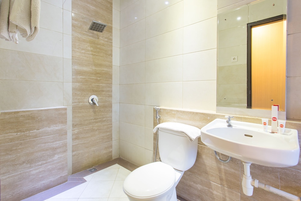 OYO 663 Hotel Sejati 28/32