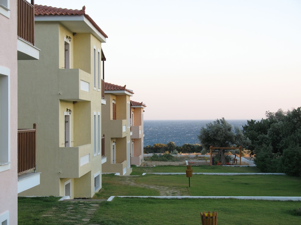 Kyma Hotel 30/67