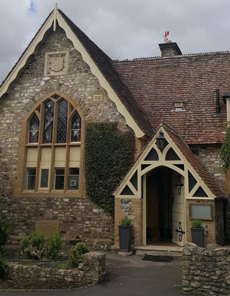 The Belfry, Restaurant and Rooms 2/39