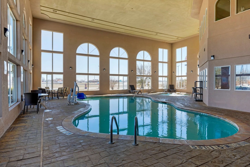 Comfort Suites Gainesville, TX 8/20