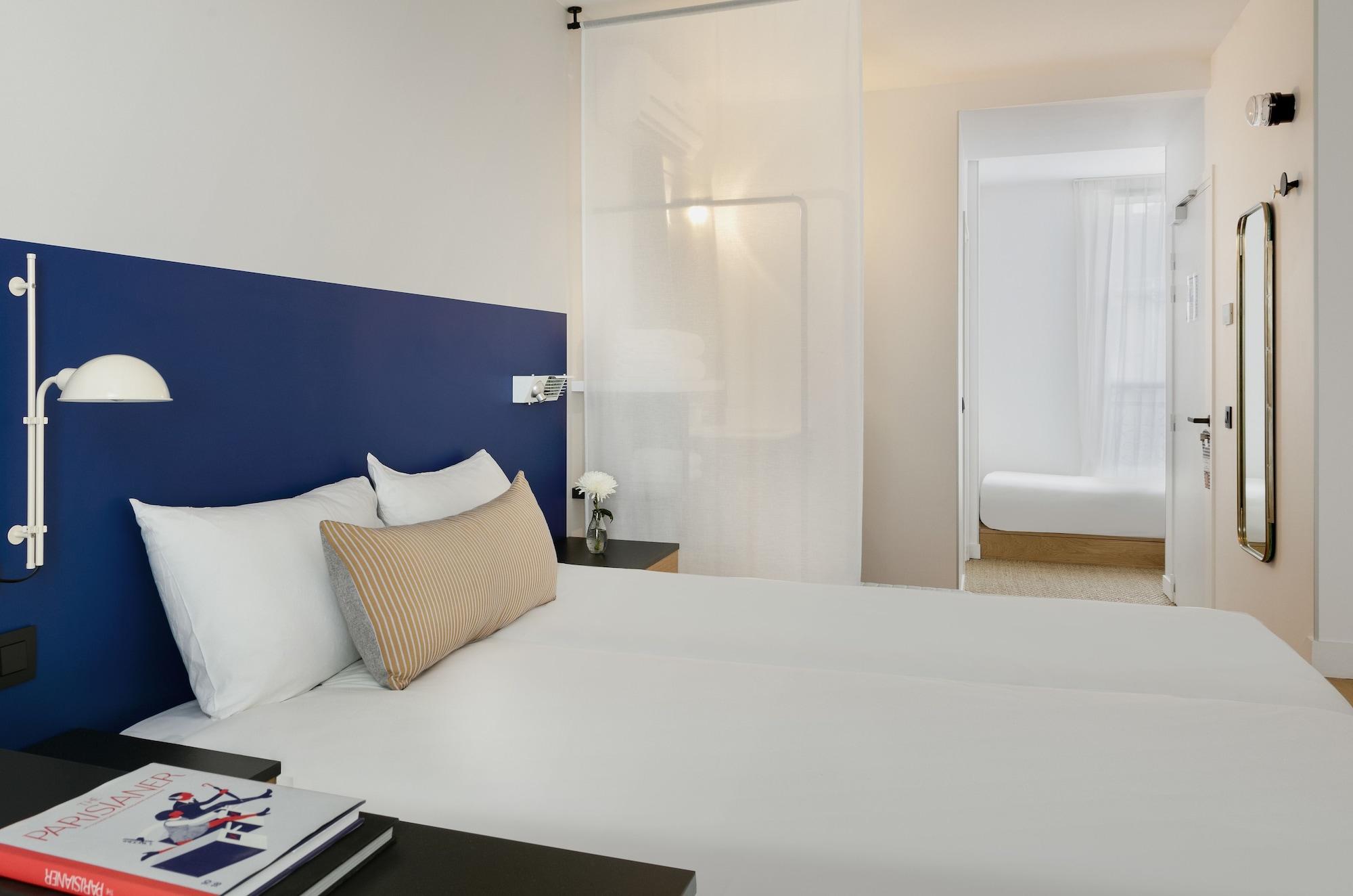 Room, Triple, No Elevator, Bathtub