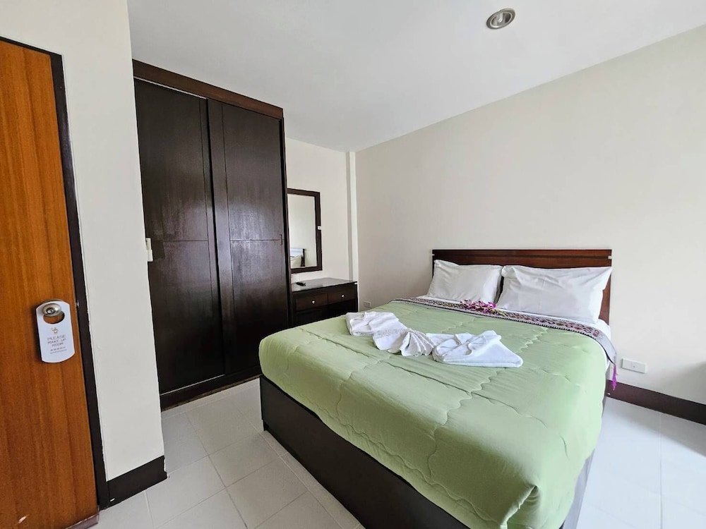 Patong Moon Inn Guesthouse 8/48