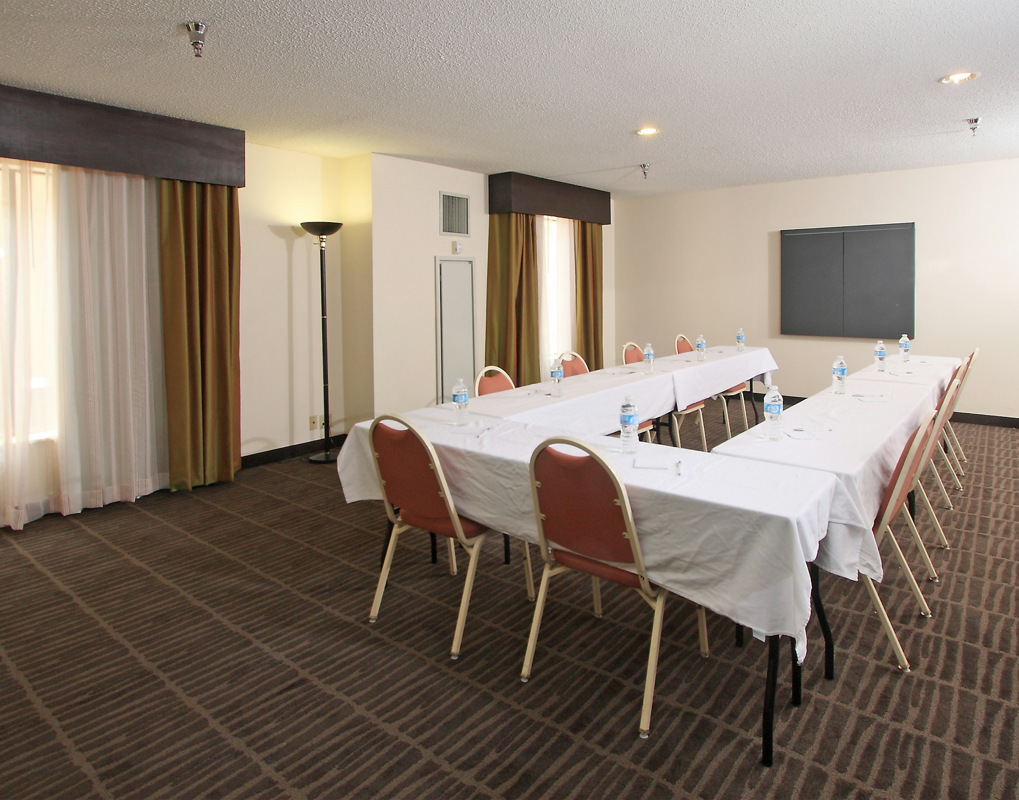 Hampton Inn and Suites Valdosta Conference Center 23/25