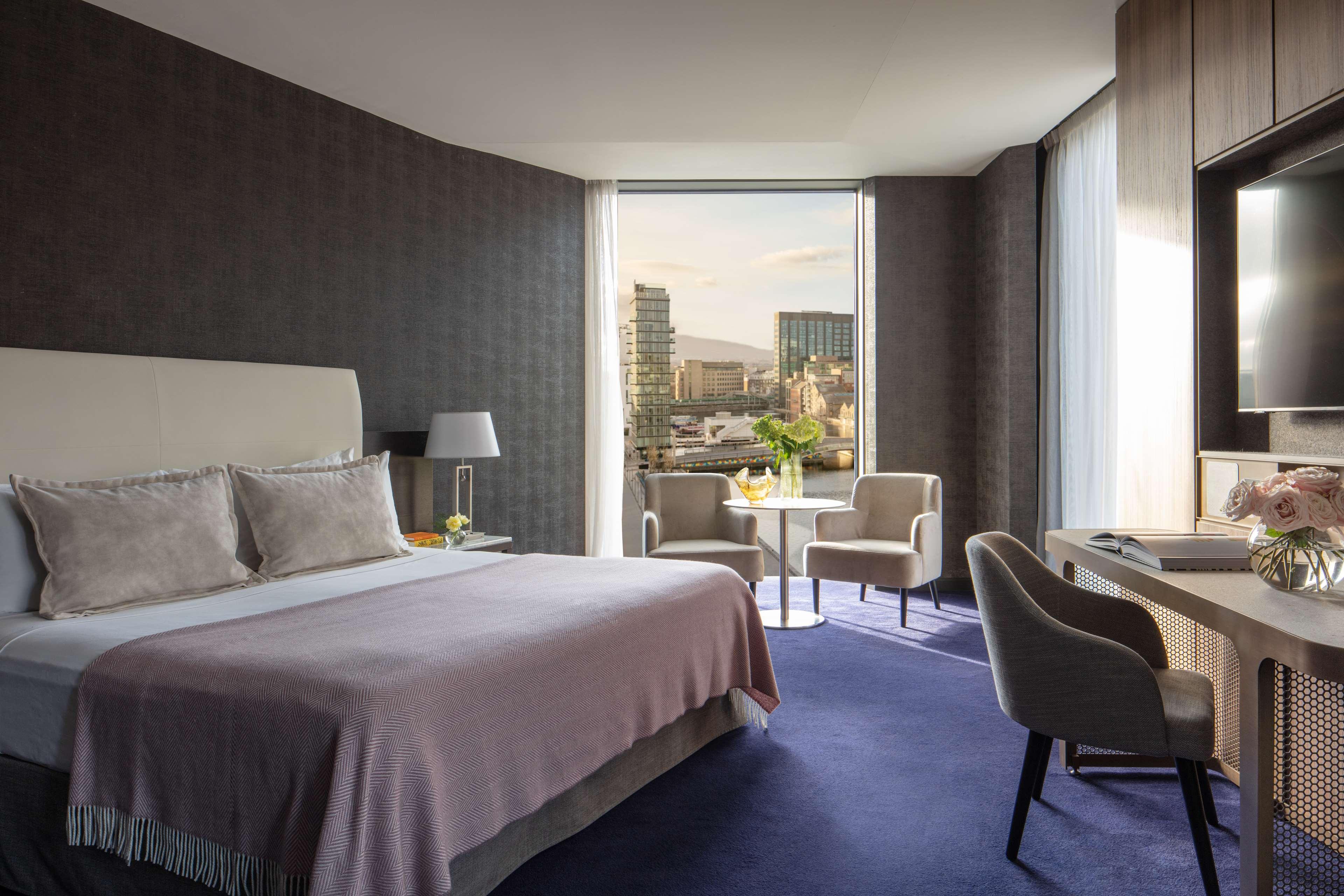 JUNIOR SUITE, CORNER