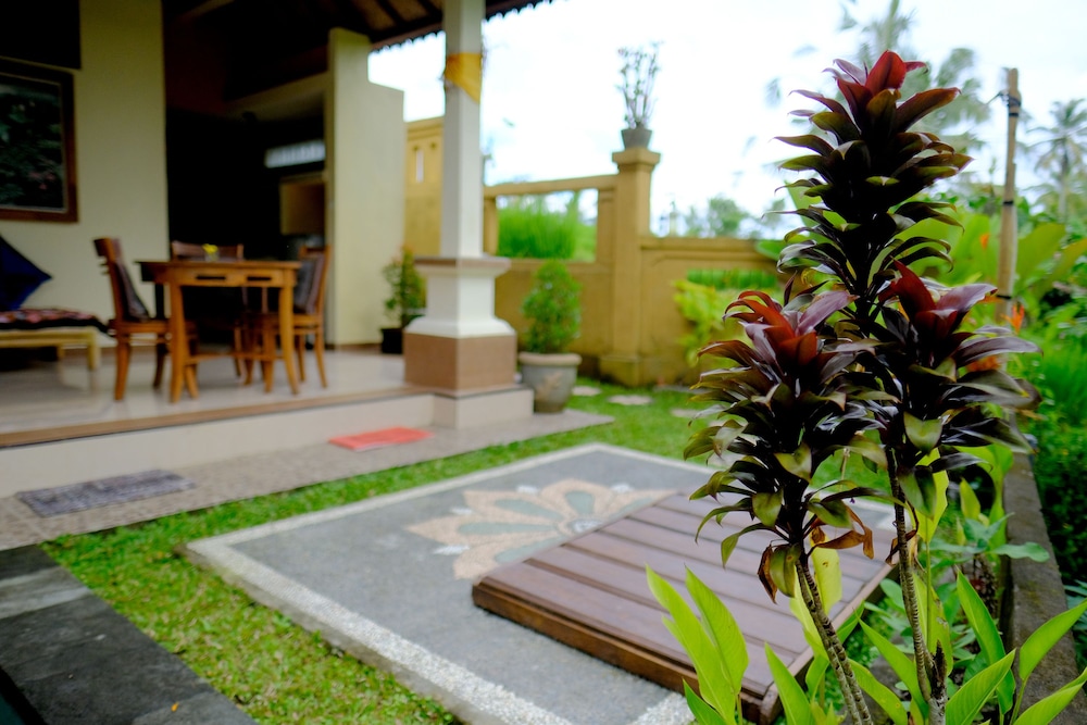 Dukuh Village Homestay & Villas 3/72