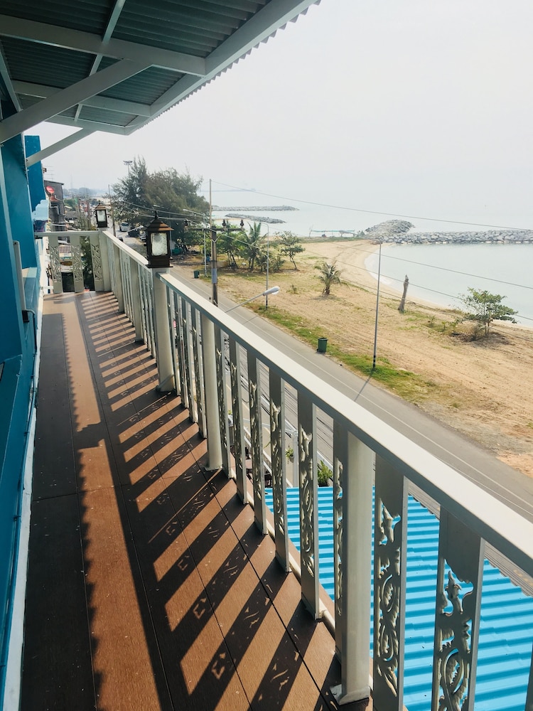 I Talay Lodge Boutique Hotel 66/70