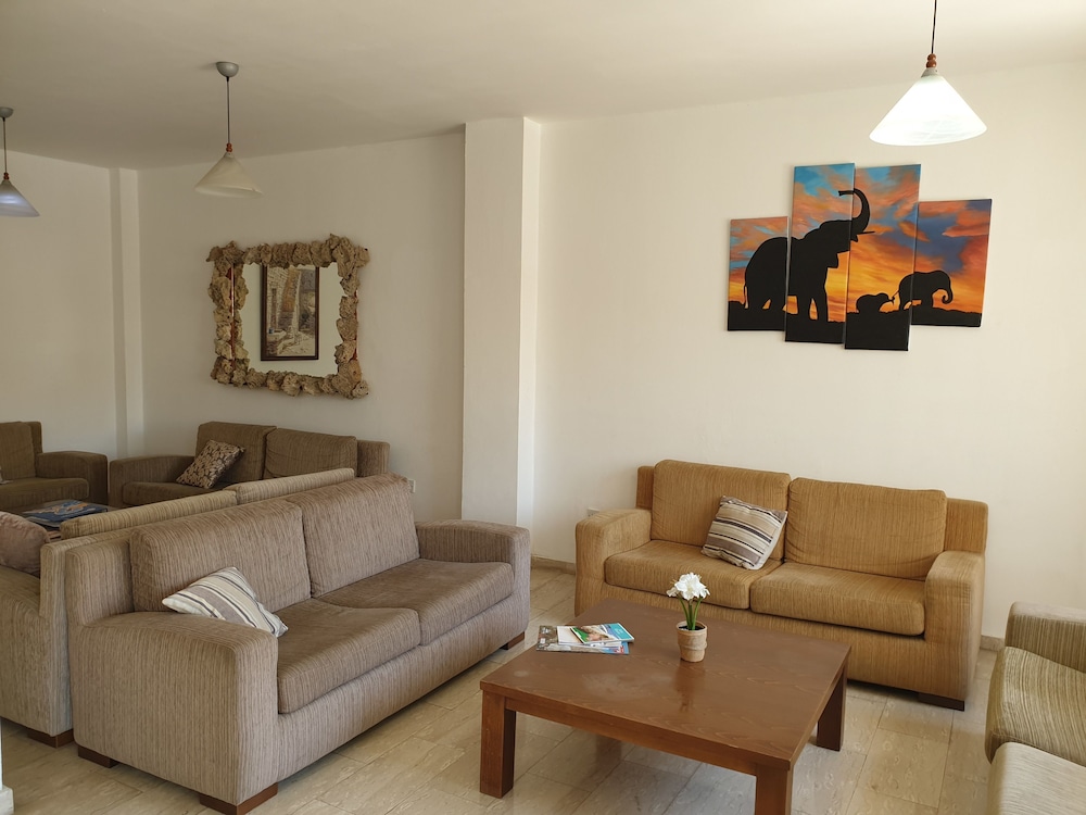 Florea Hotel Apts 26/49