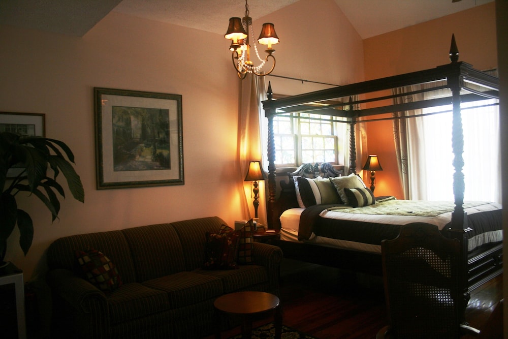 Old City House Inn and Restaurant 22/33