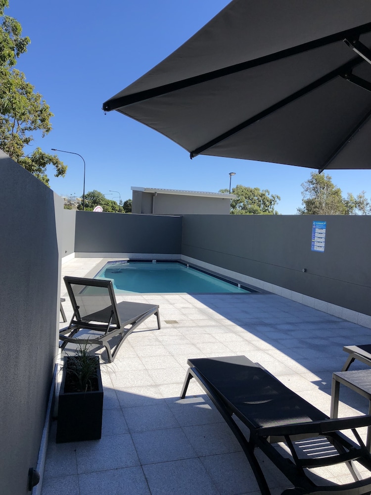 Best Western Plus North Lakes Hotel 28/50