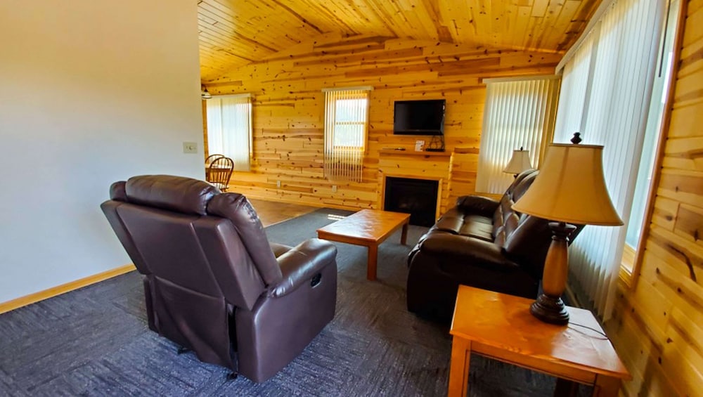 Jasper Ridge Inn Ishpeming 53/75