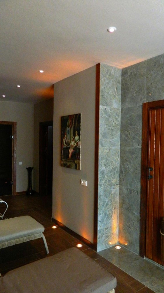 Hotel Liona 33/54
