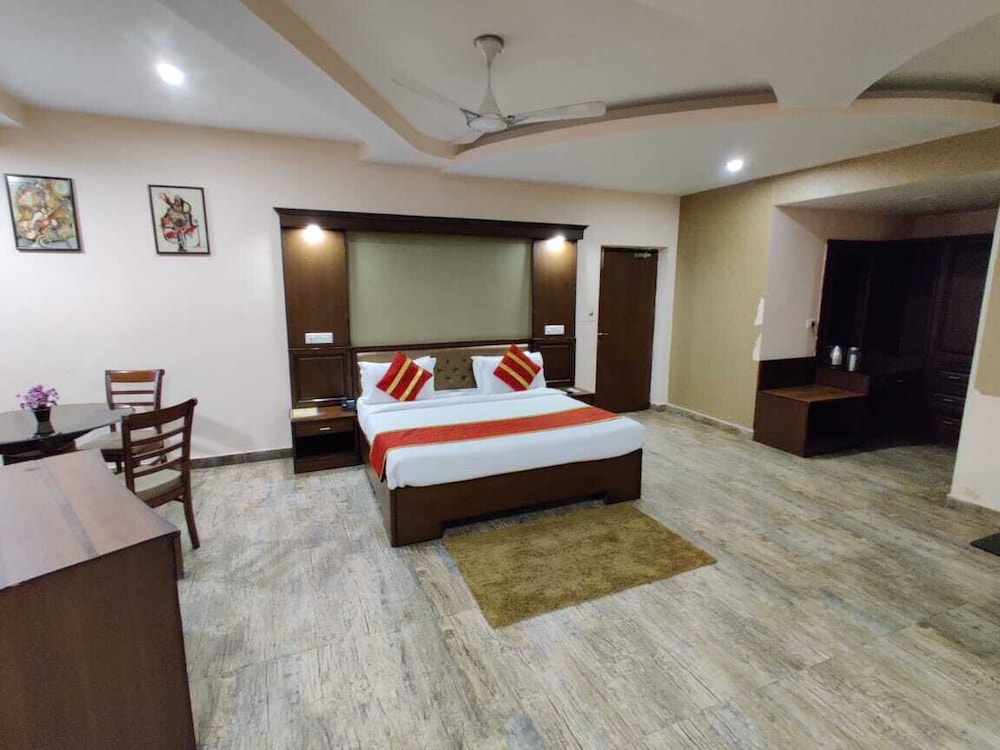 Hotel Anurag 16/30