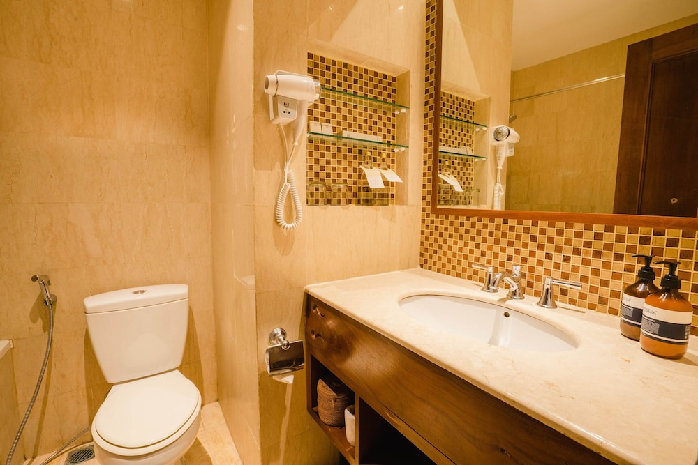 Ramayana Suites and Resorts 80/80