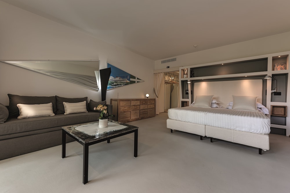Augustus Hotel and Resort 17/49