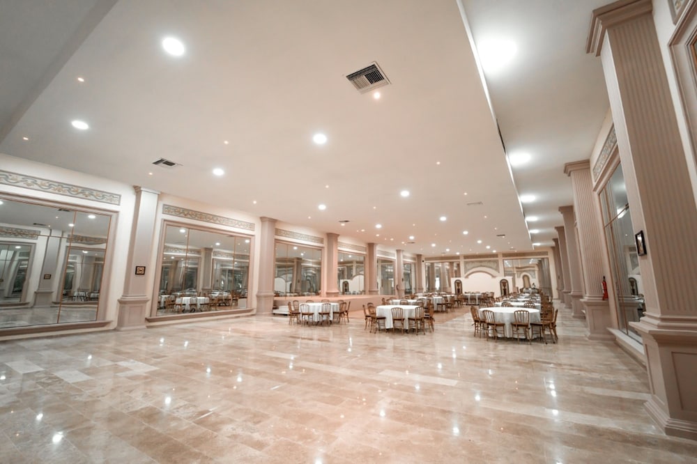 Gran Hotel Alameda 34/65