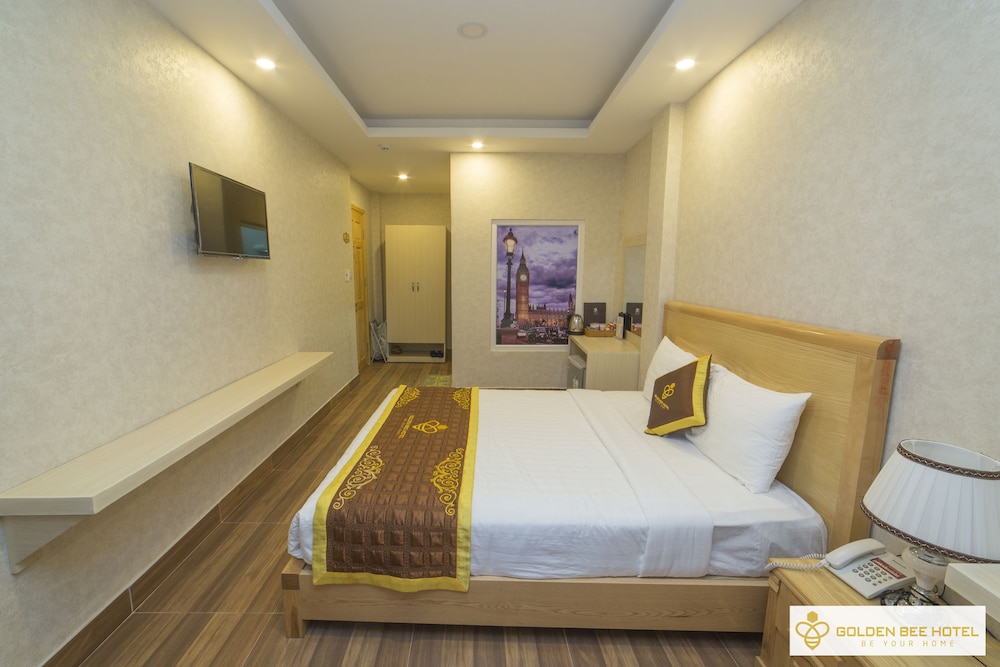Golden Bee Hotel 12/59