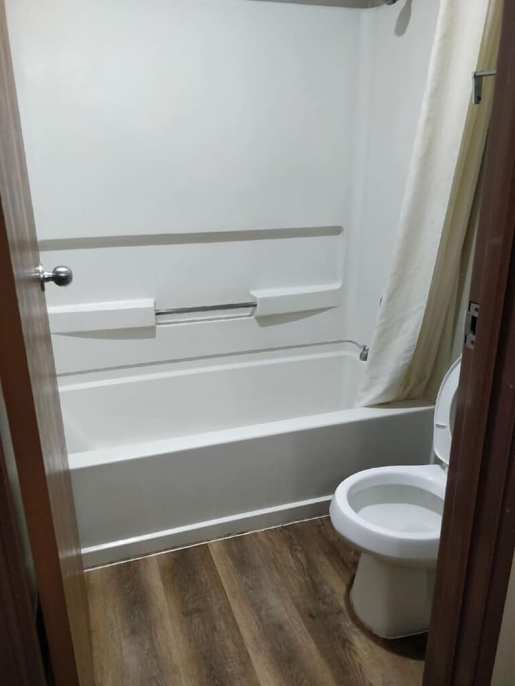 Econo Lodge San Antonio Near SeaWorld - Medical Center 15/40