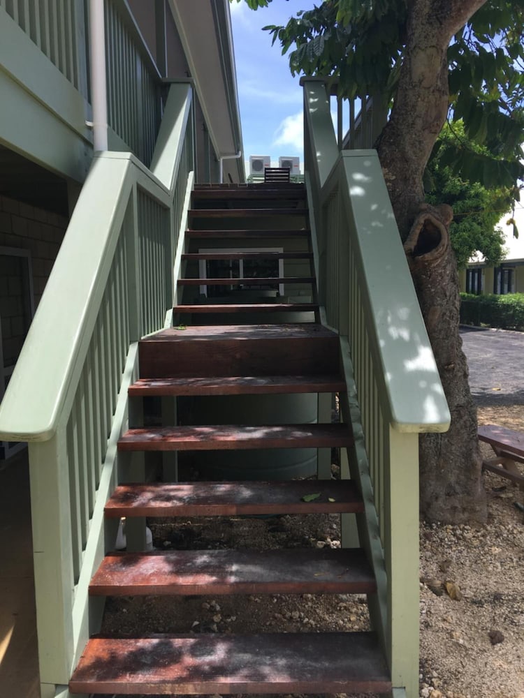 House Of Tonga 6/31
