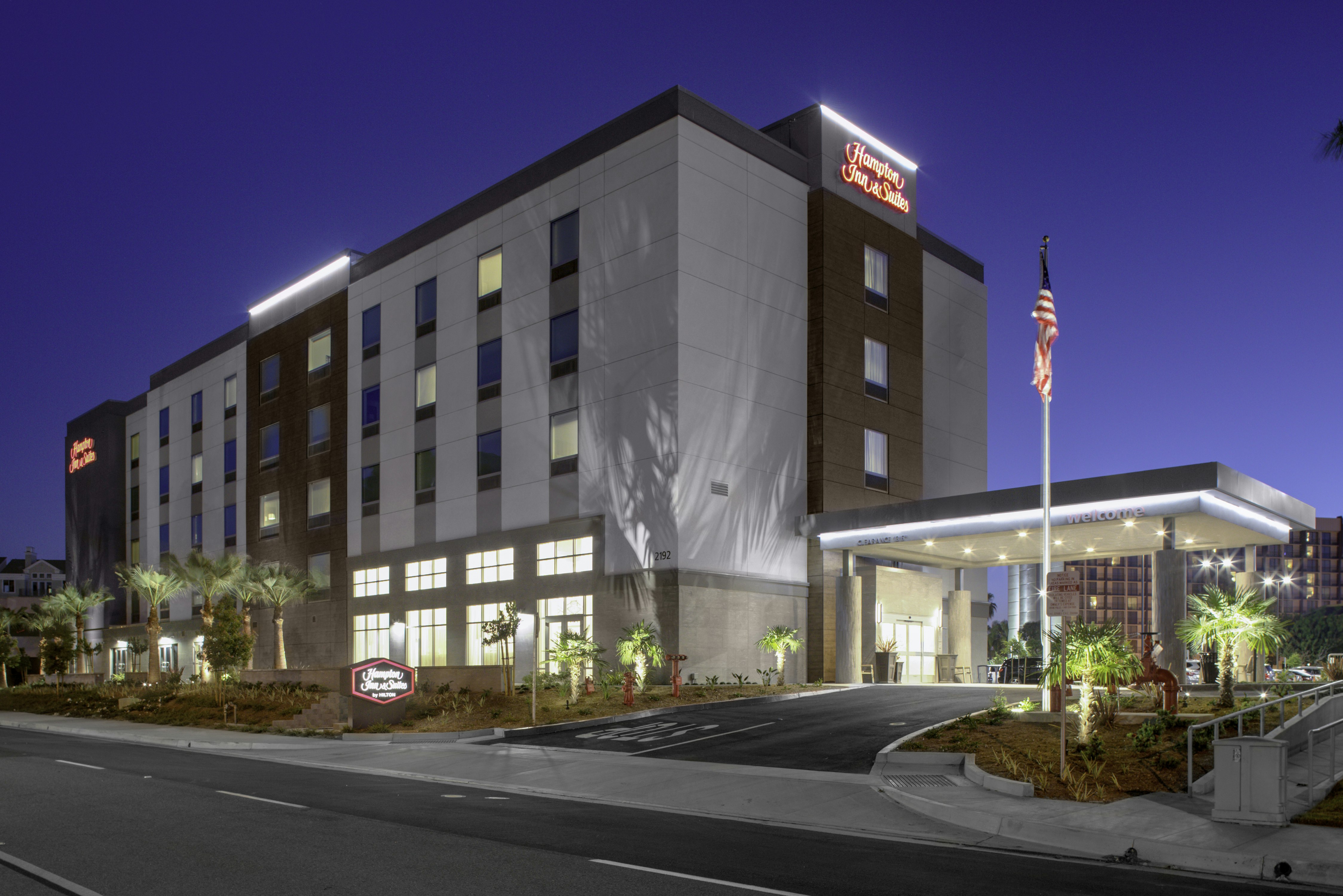 Hampton Inn and Suites Irvine Orange County Airport 50/52