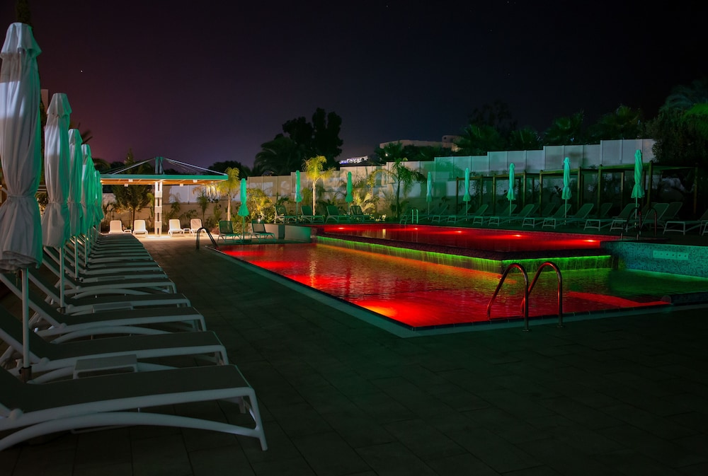 Vangelis Hotel Apartments 16/72