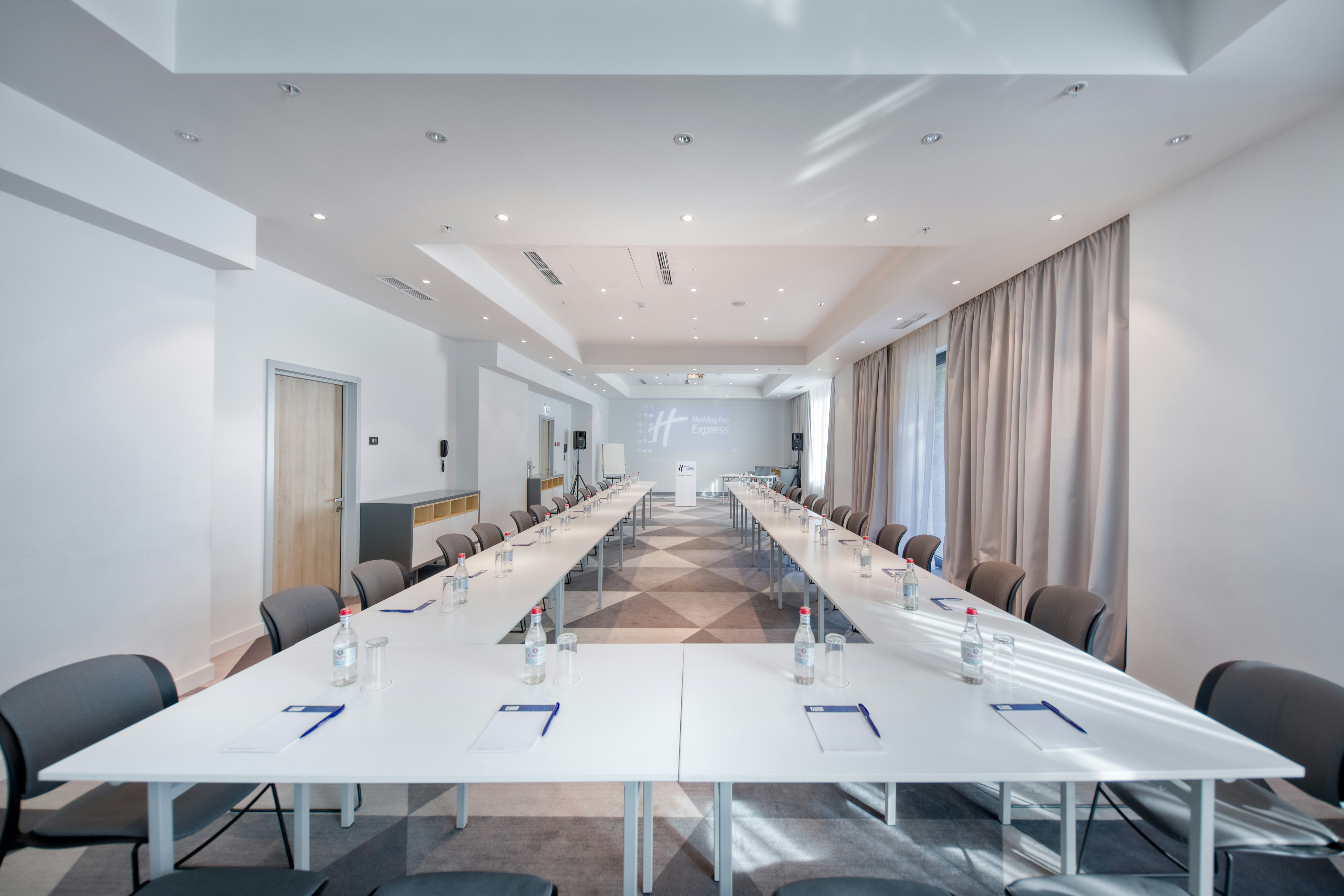 Holiday Inn Express Yerevan 70/81