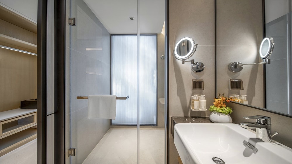 Holiday Inn Qinhuangdao Haigang 11/52