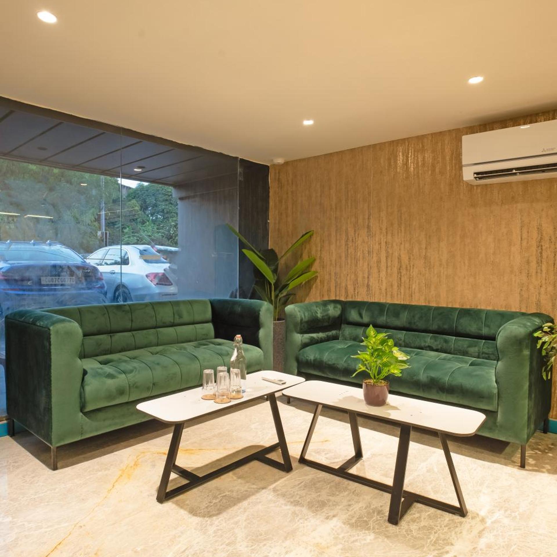 Saltstayz Premier Naraina Vihar 39/60