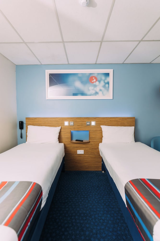 Travelodge Belfast Central 17/61