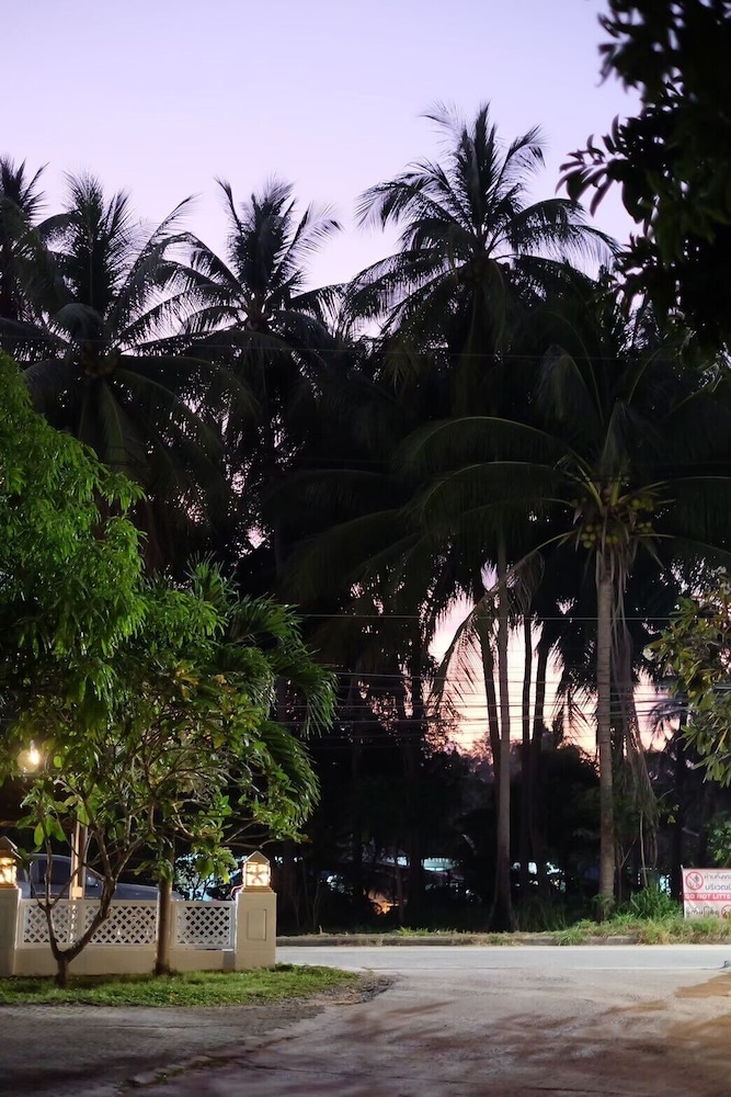 Baan Busaba Hotel 14/35