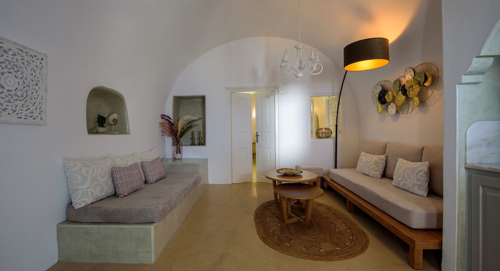 Strogili Traditional Houses 23/43