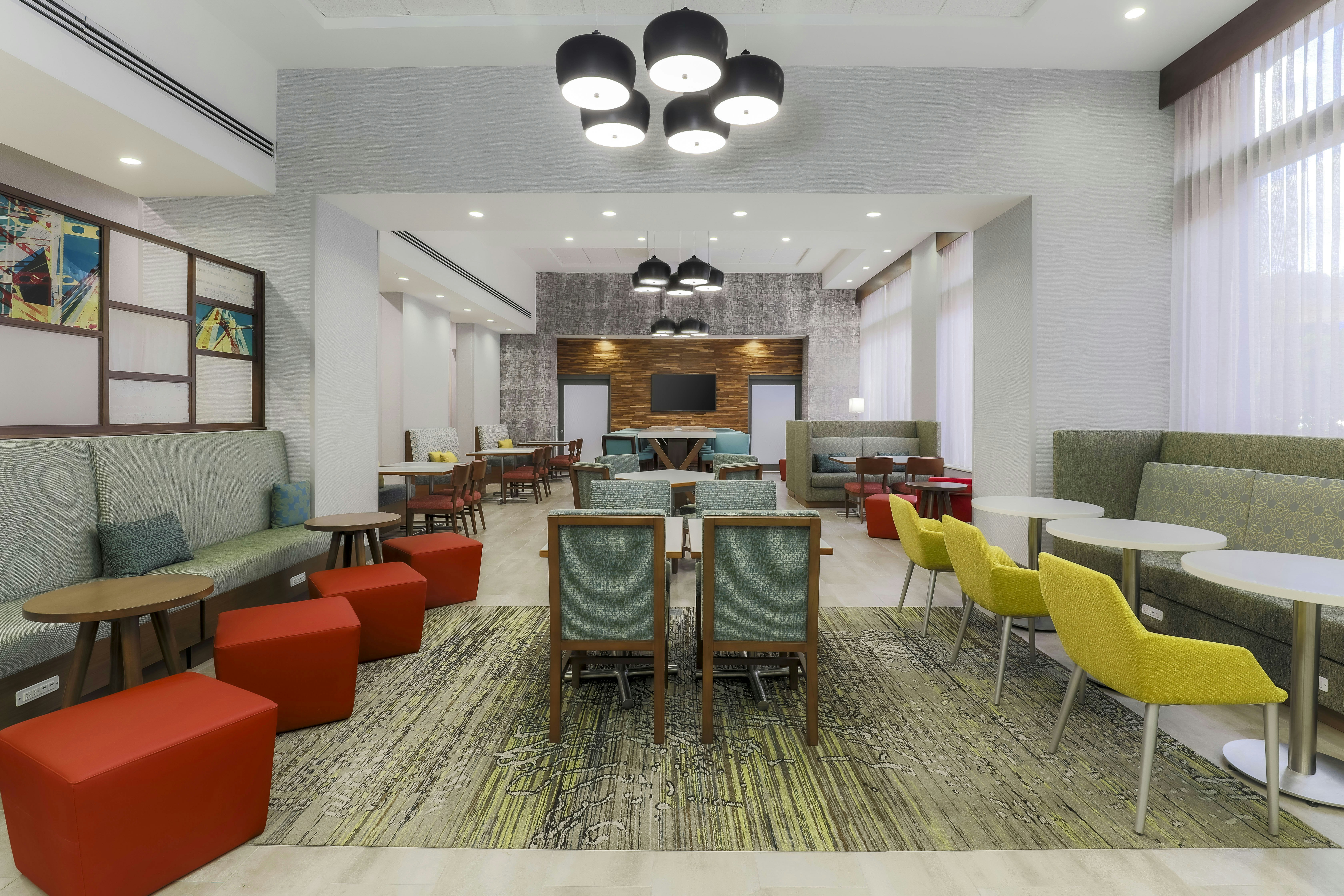 Hampton Inn Suites Pittsburgh Downtown 34/47