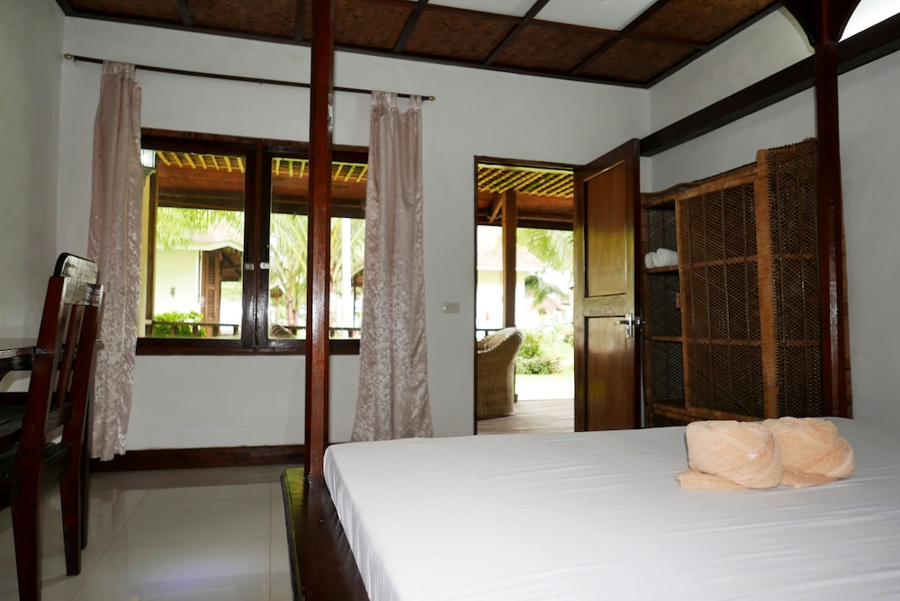 Dolarog Beach Resort 12/50