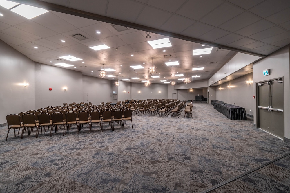 Coast Kamloops Hotel And Conference Centre 24/50