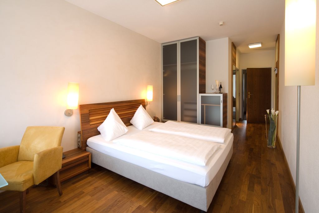 Standard, Double or Twin Bed