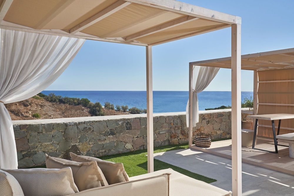 Volcano Luxury Suites Milos 26/50