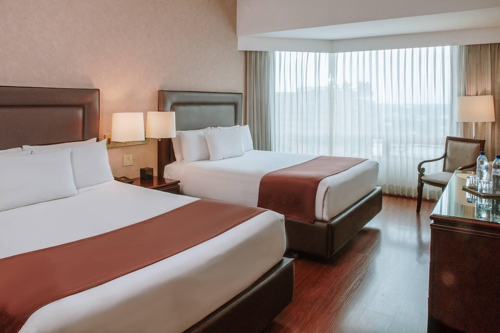 SUITE, 2 DOUBLE BEDS