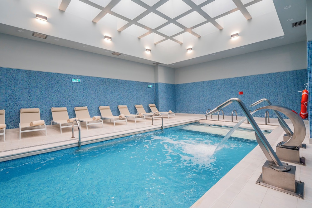swimming pool spa