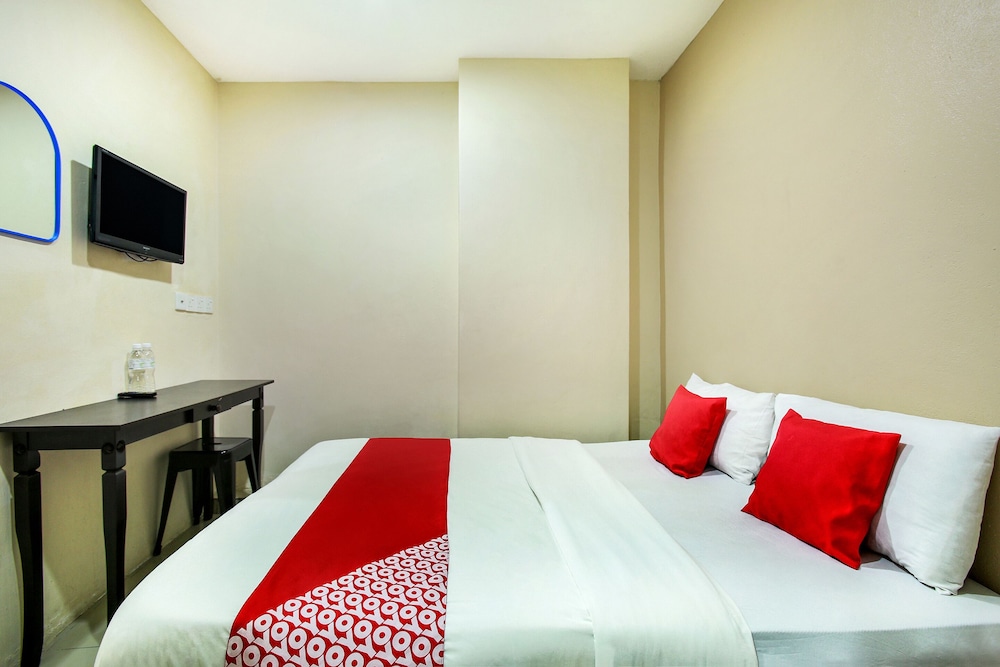 OYO 43933 Ferringhi Stay Iinn 27/57
