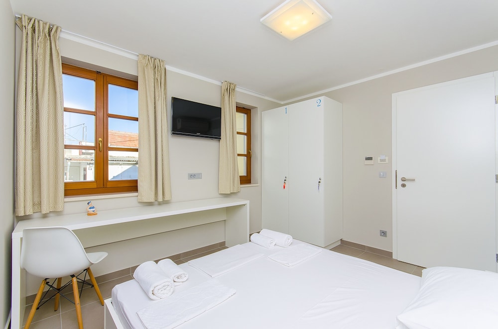 Hostel Dvor 4/44