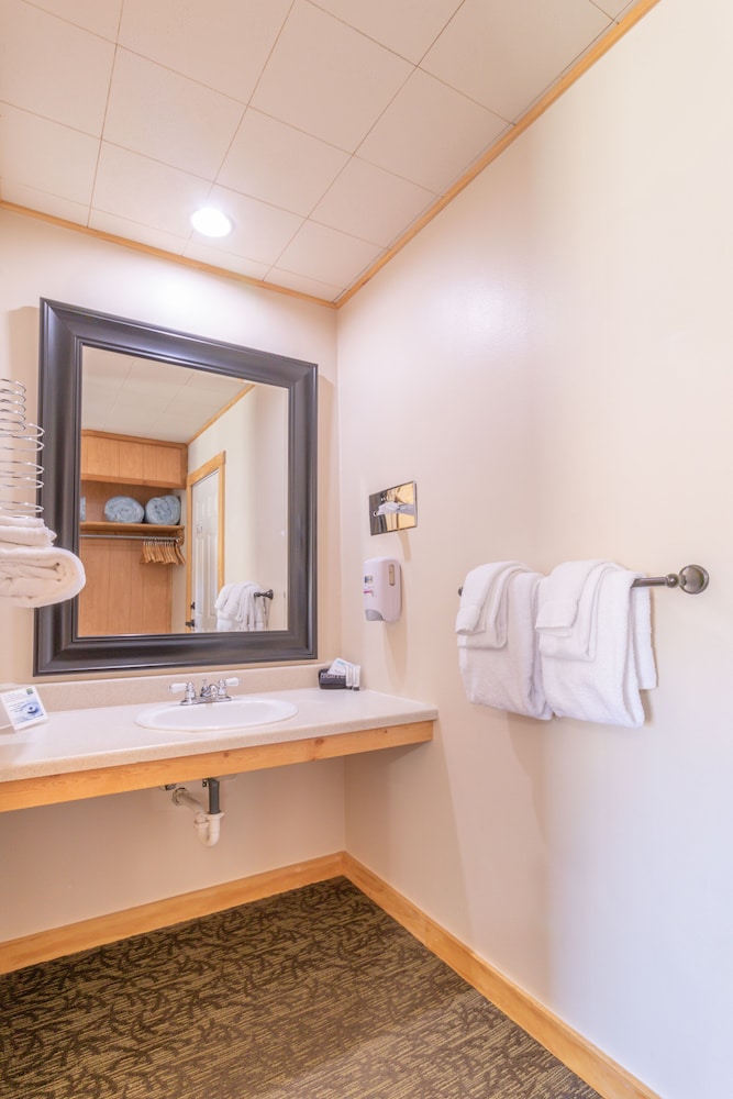 Discovery Lodge 11/69