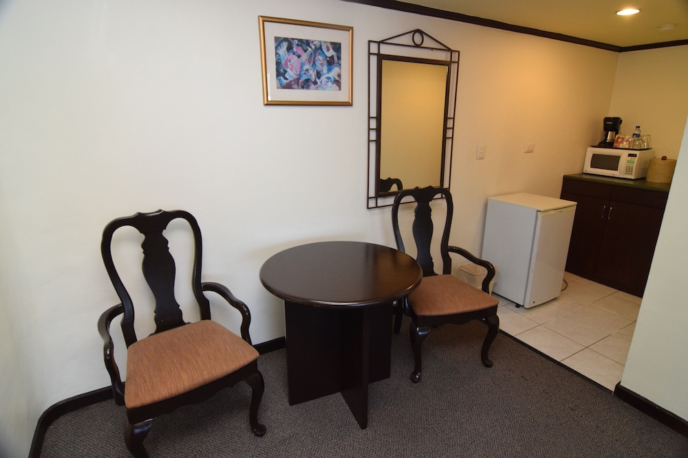 Hotel Plaza Suites 41/50