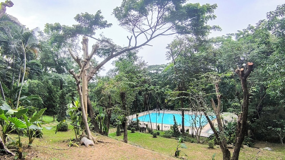 Issara Boutique Winery Hotel 75/78