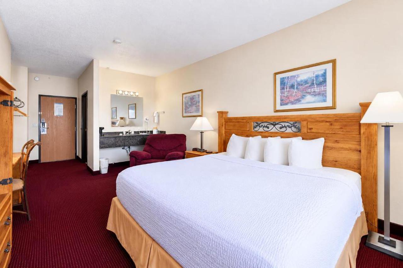 FairBridge Inn & Suites Williston, ND 9/33