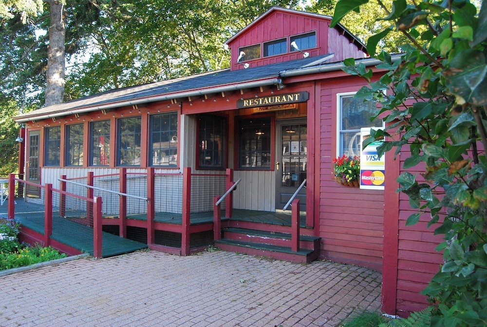 CEDAR CREST INN 2/24