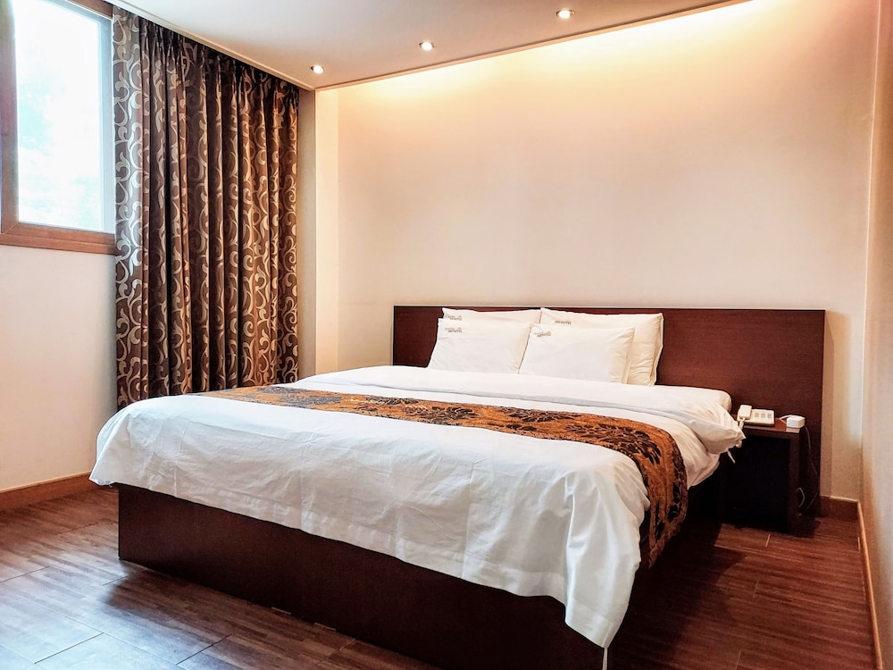Namsan Hill Hotel 28/62