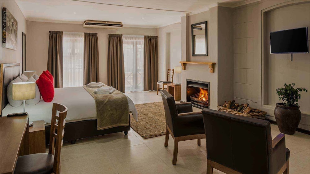 Clanwilliam Hotel by Country Hotels 22/28